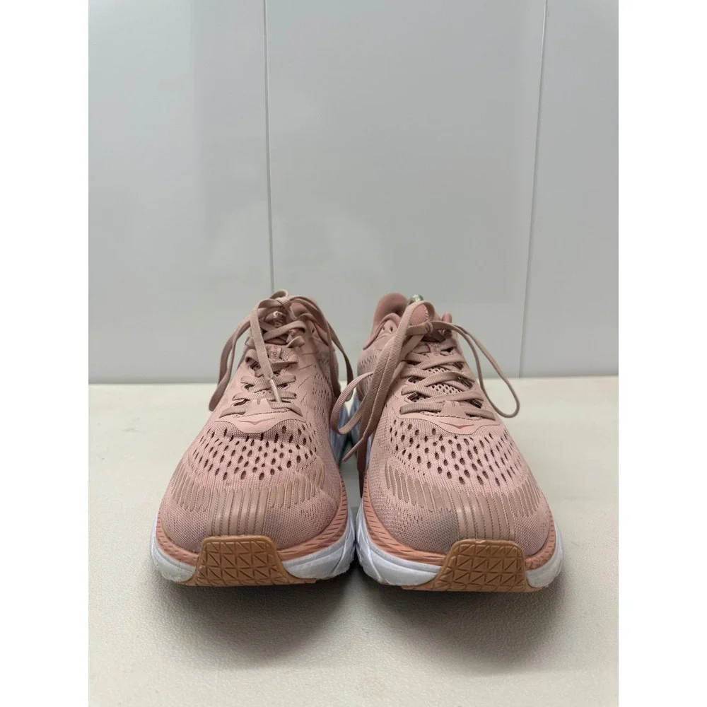 Hoka One One hoka one